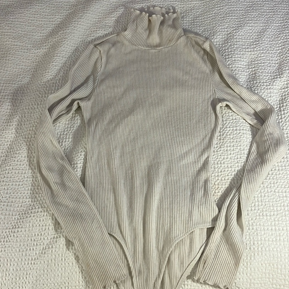 Long sleeve white turtleneck body suit